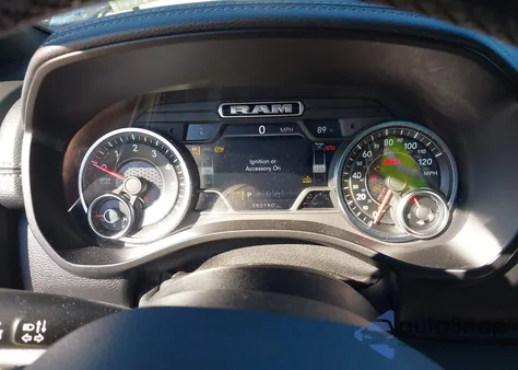 2019 Ram 1500 Laramie 4X4 5'7 Box z USA, uszkodzony, nr VIN 1C6SRFJT6KN679215